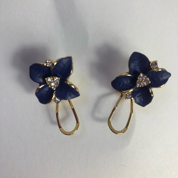 Fashion Elegant Woman Blue Camellia Earrings. NEW - Picture 5 of 6